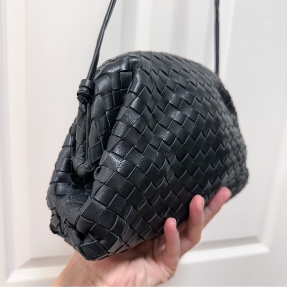 Quince Italian Leather Handwoven Pouch Crossbody Clutch | One Size | Black 👜✨ - Picture 4 of 14